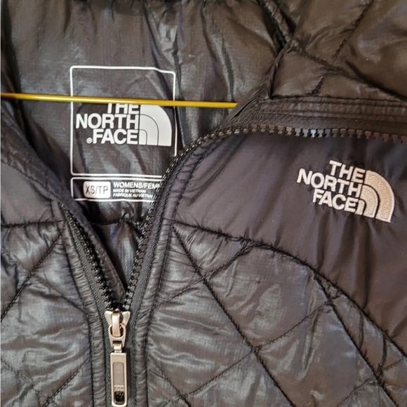 The North Face Womens Thermoball Eco Hoodie Primaloft Size XS - Picture 3 of 6